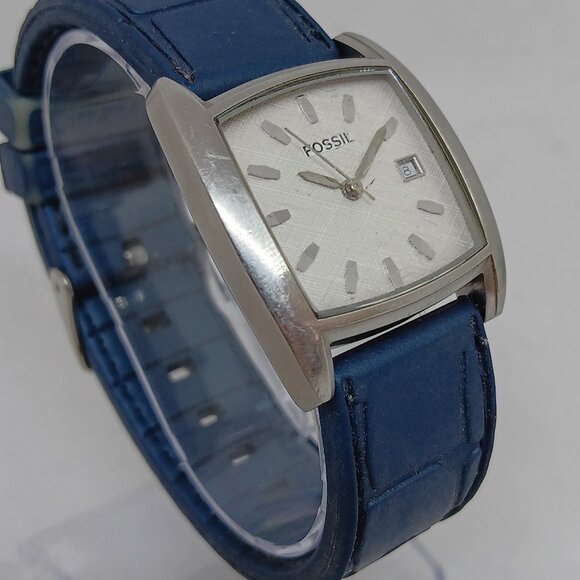 Fossil JR-8938 Women's 30mm x 28 mm Silver S/Steel Swiss Quartz Date Watch - Picture 4 of 11